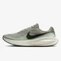 Nike Revolution 8 
