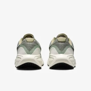 Nike Revolution 8 