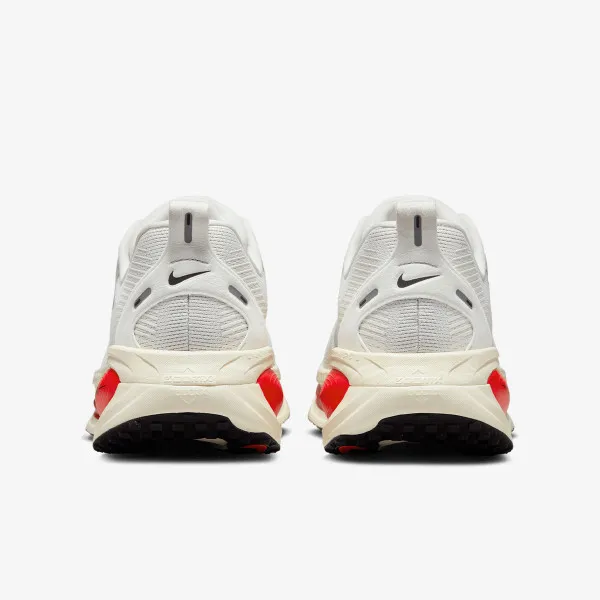 Nike Vomero 18 
