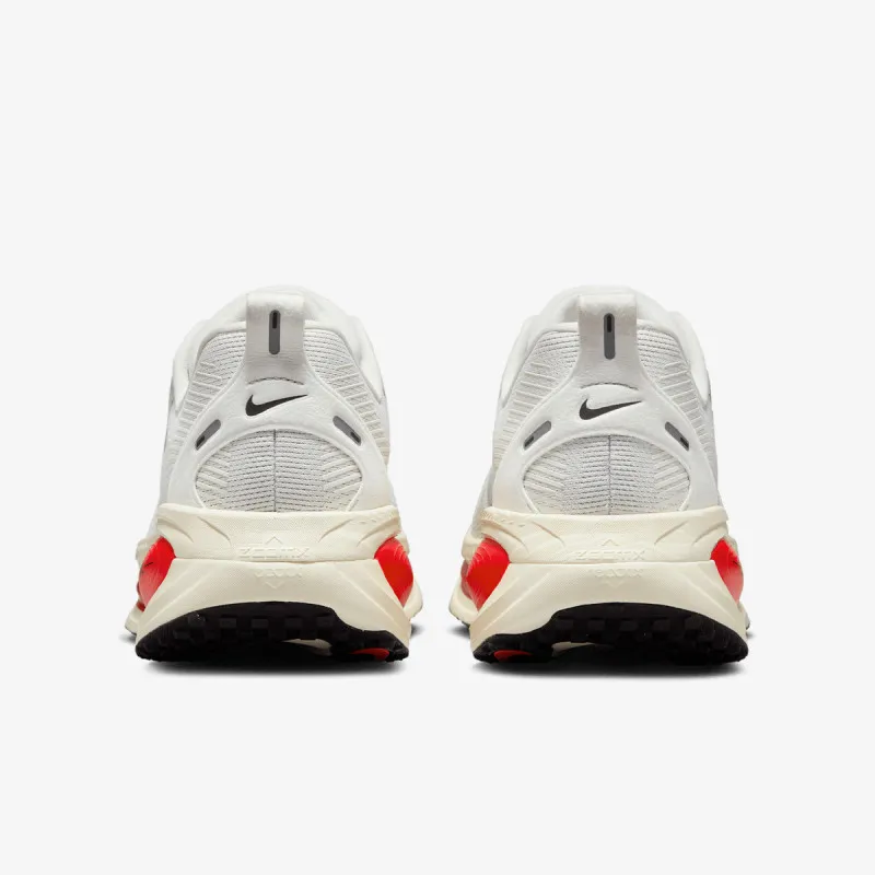 Nike Vomero 18 