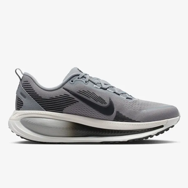 Nike Vomero 18 