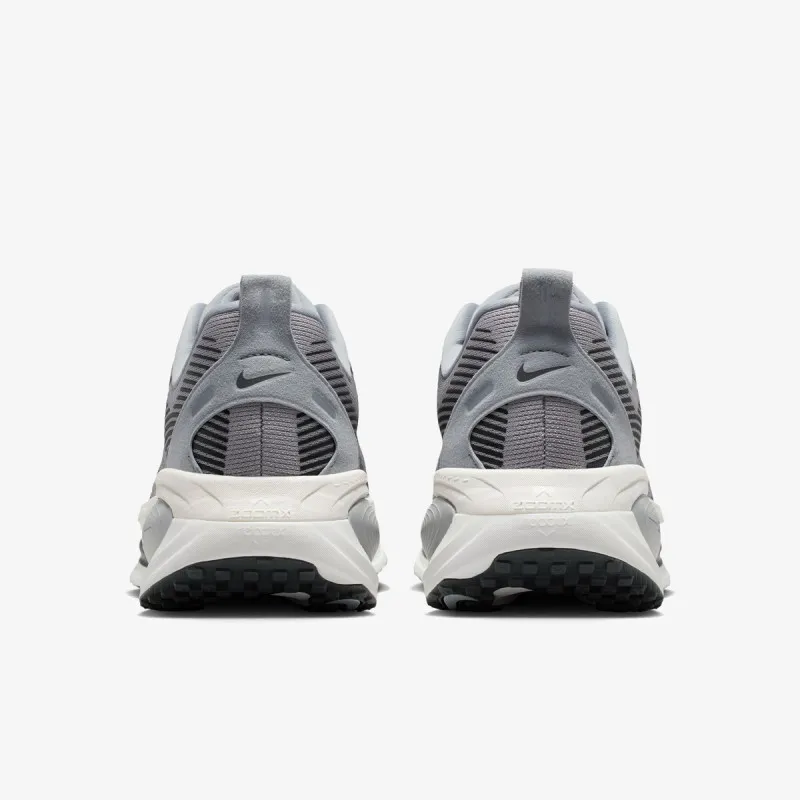 Nike Vomero 18 