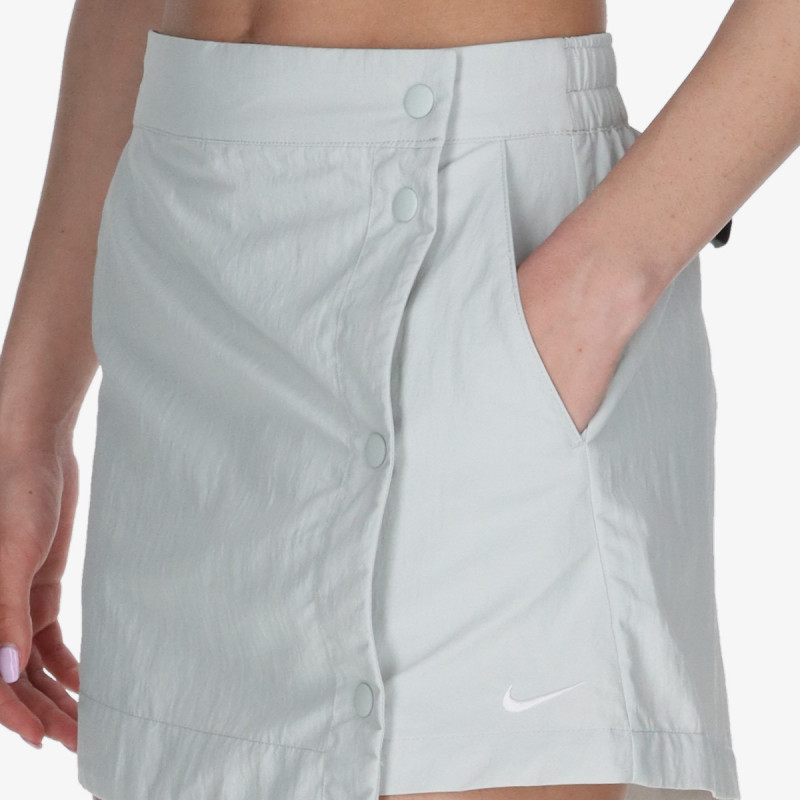 Nike Essentials 