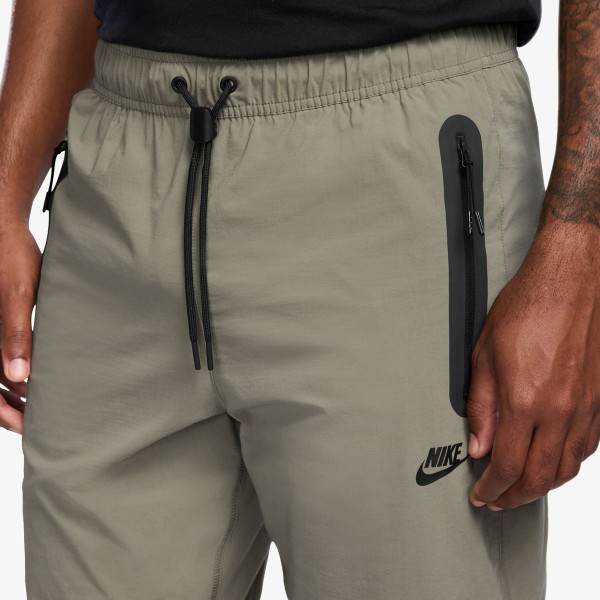 Nike Tech Fleece 