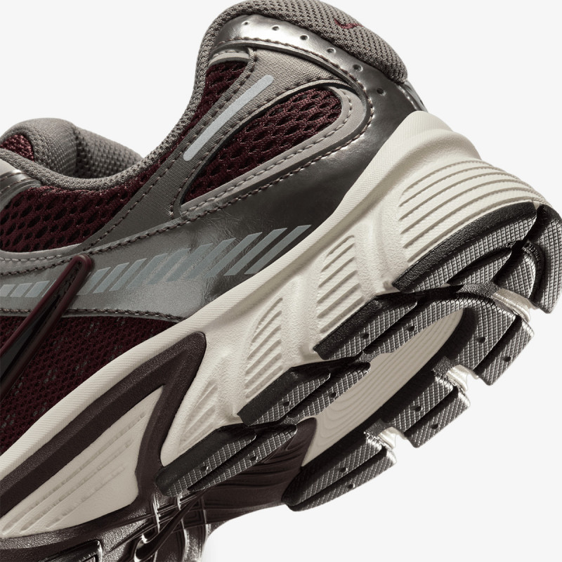 W NIKE V5 RNR 