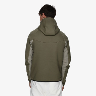 Nike Tech 