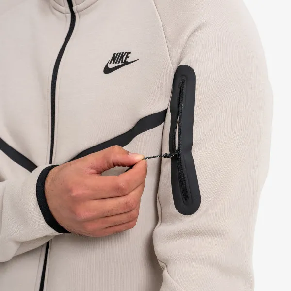 Nike Tech 
