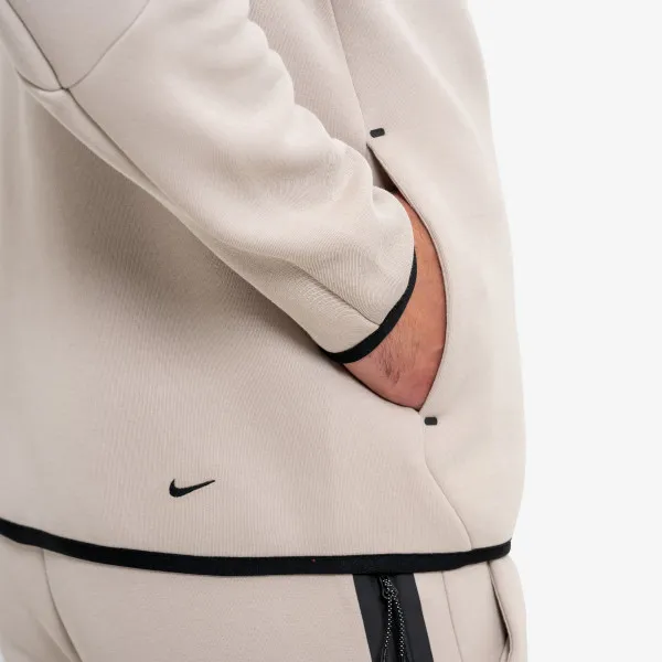 Nike Tech 