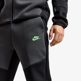 Nike Tech 