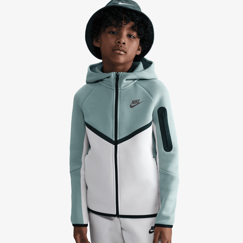 Nike Sportswear 