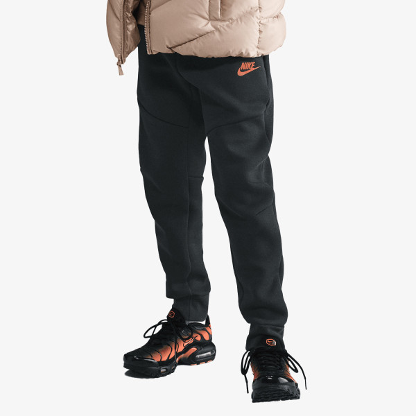 Nike Sportswear 