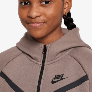 Nike Sportswear 