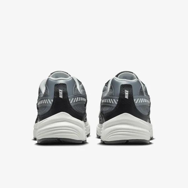 Nike Initiator 