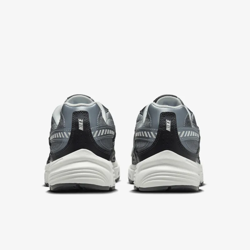Nike Initiator 