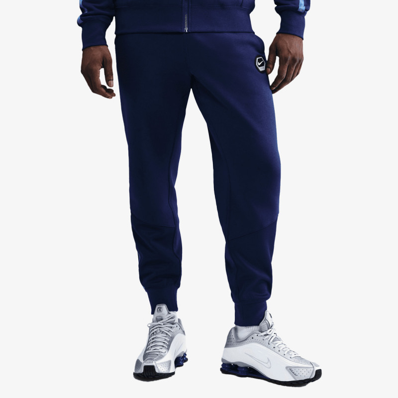 Nike Sportswear 