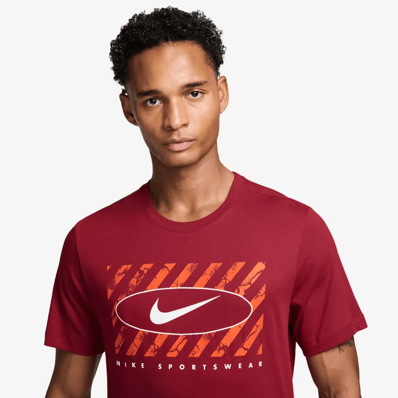 Nike Sportswear 