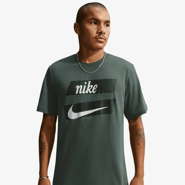 Nike Sportswear 