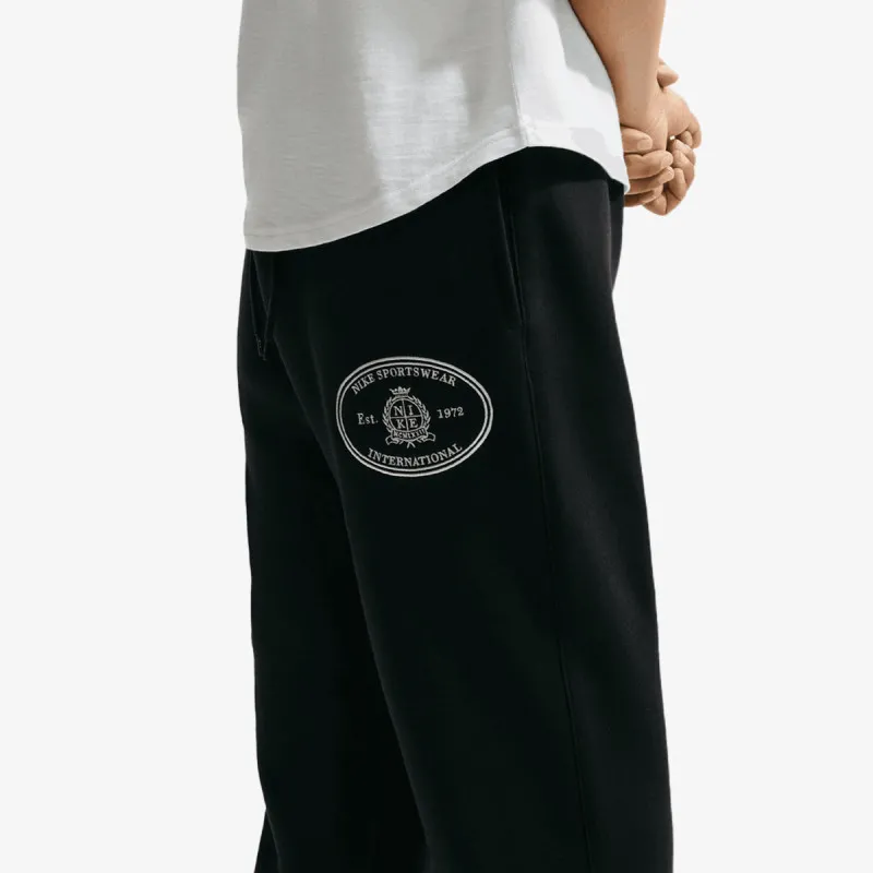 Nike Club 