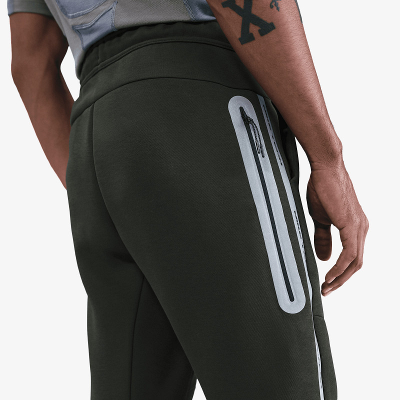 Nike Tech 