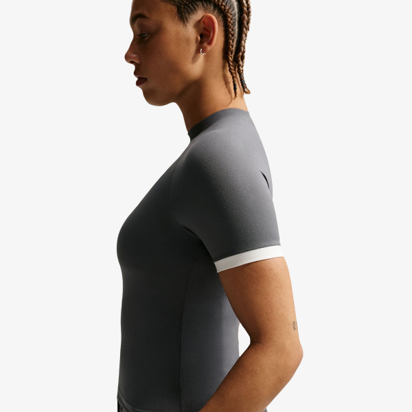 Nike W NK SS FITTED TOP GLS 