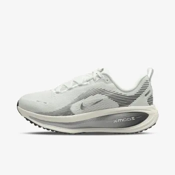 Nike Vomero 18 ESS 