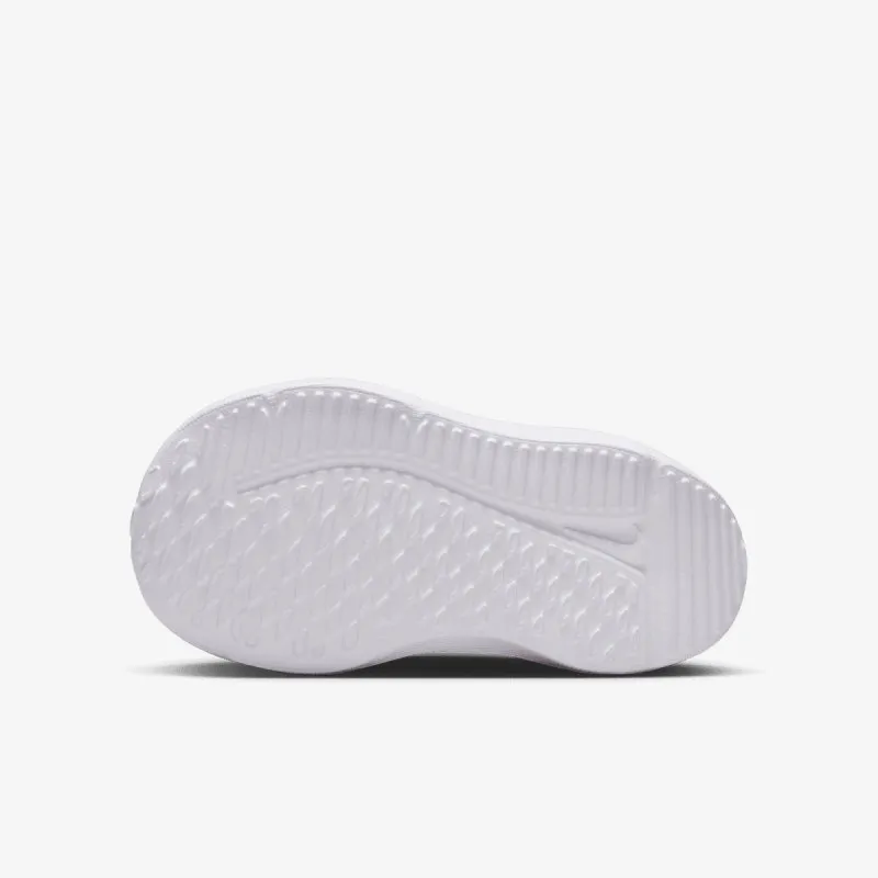 Nike Cosmic Runner 