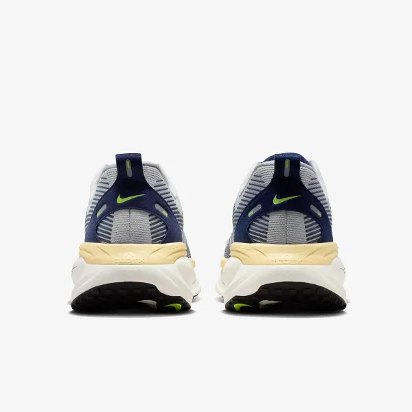 Nike Vomero 18 