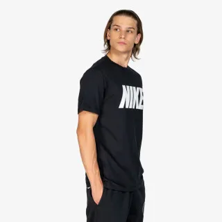 Nike Sportswear Club 