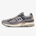 New Balance 2002R 