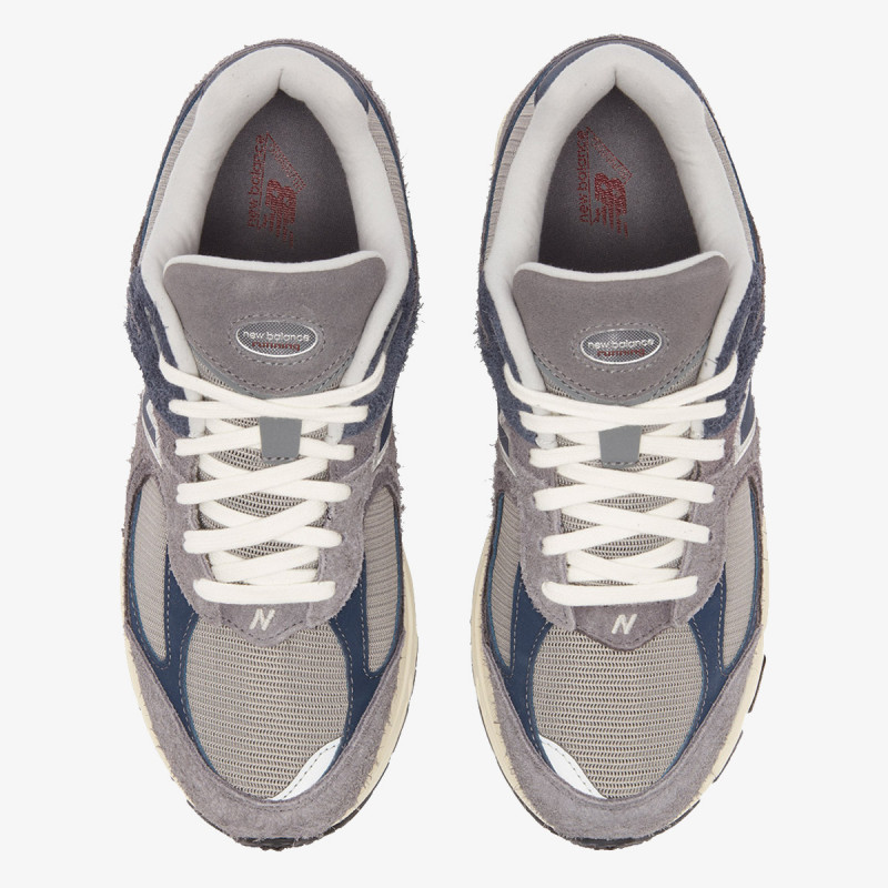 New Balance 2002R 