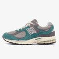 New Balance 2002R 