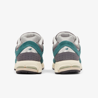 New Balance 2002R 