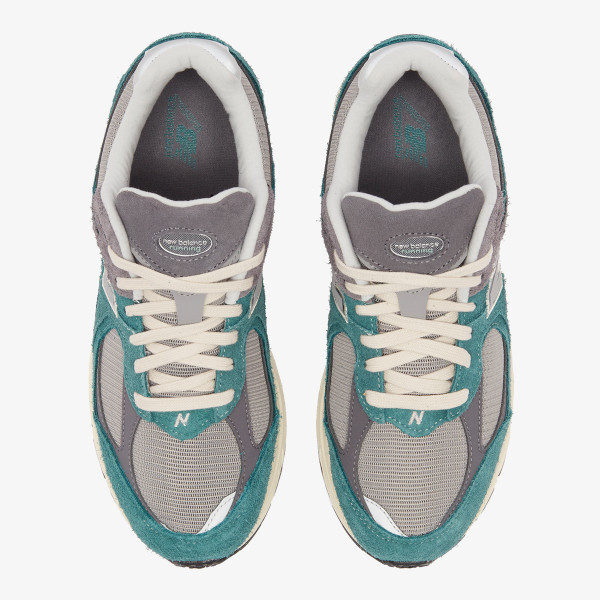 New Balance 2002R 