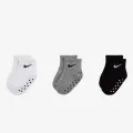 Nike Core Swoosh 