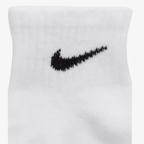 Nike Core Swoosh 