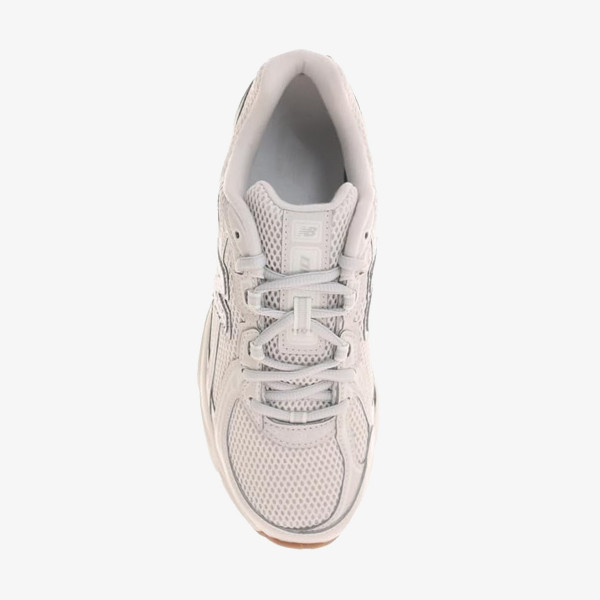 New Balance 740 