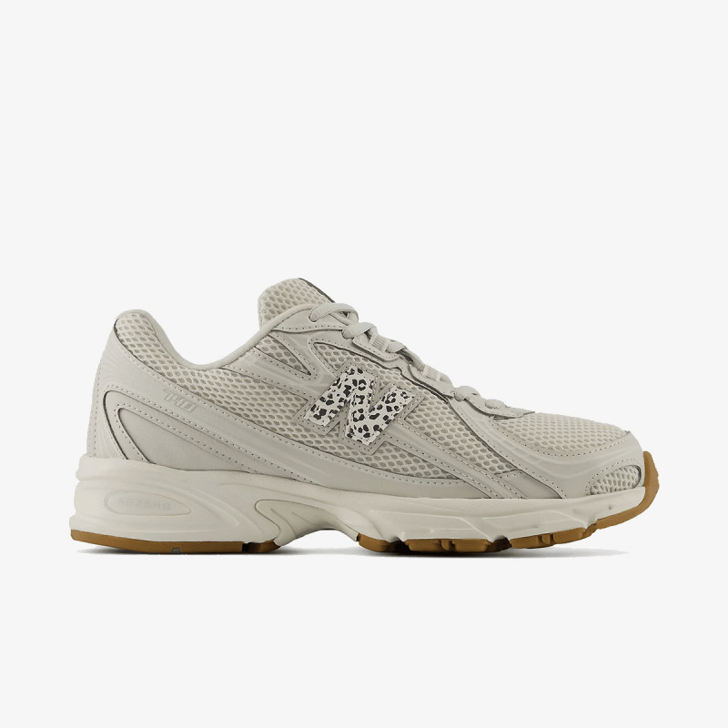 New Balance 740 