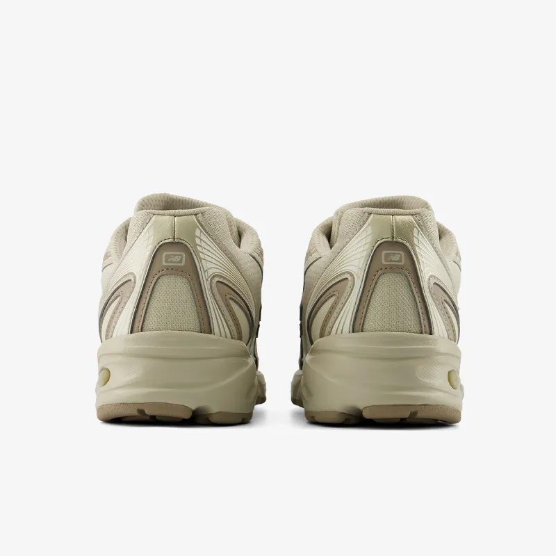New Balance 740 