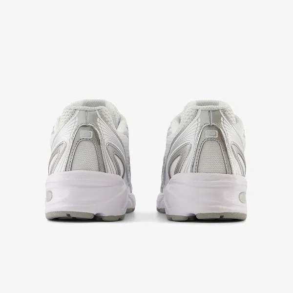 New Balance 740 