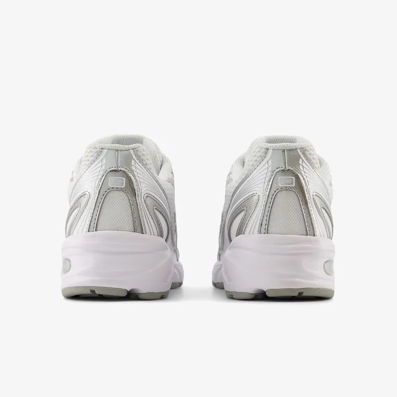 New Balance 740 