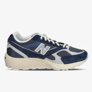 New Balance 880R 